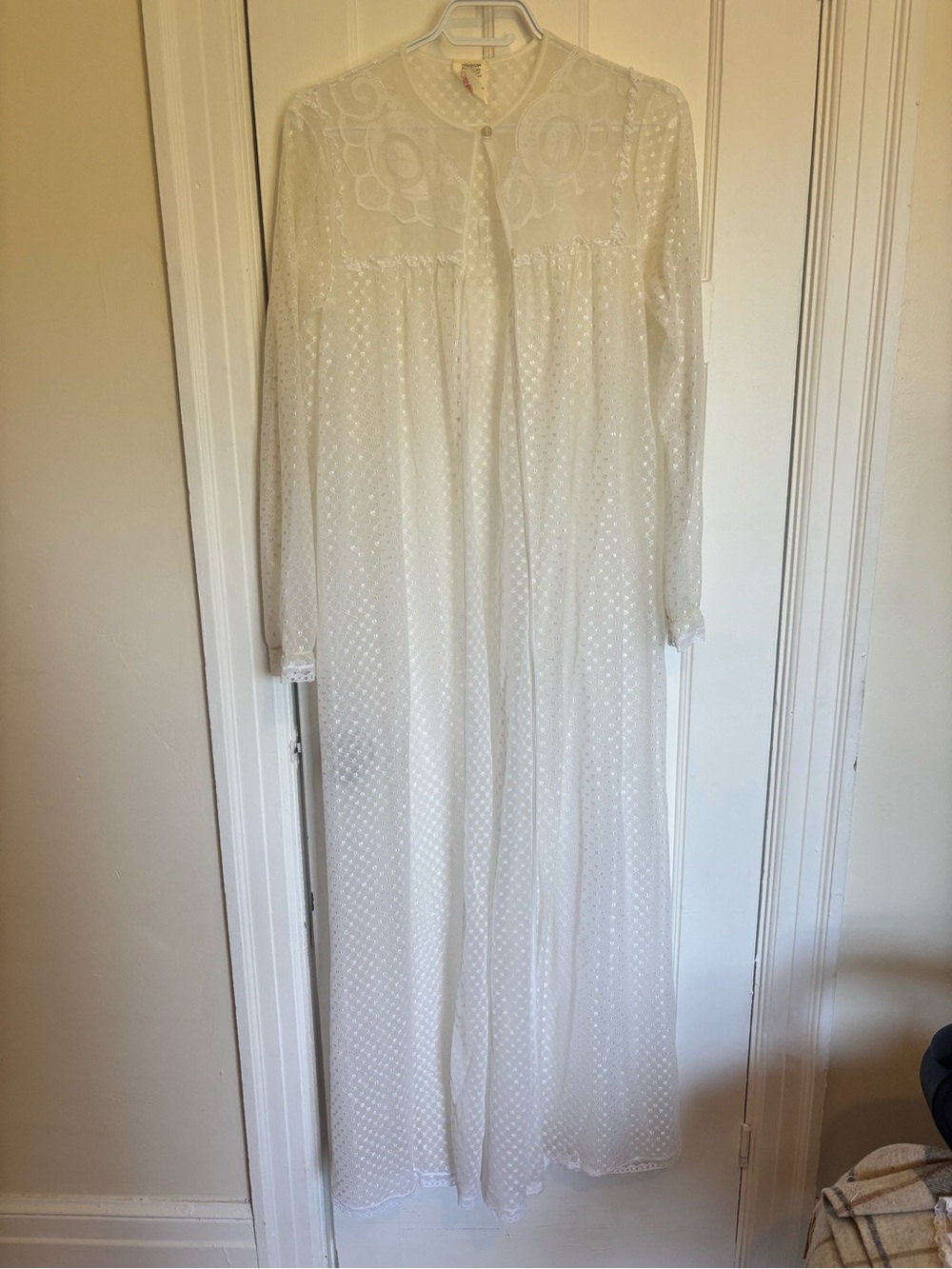 1960s Vintage Lace Robe